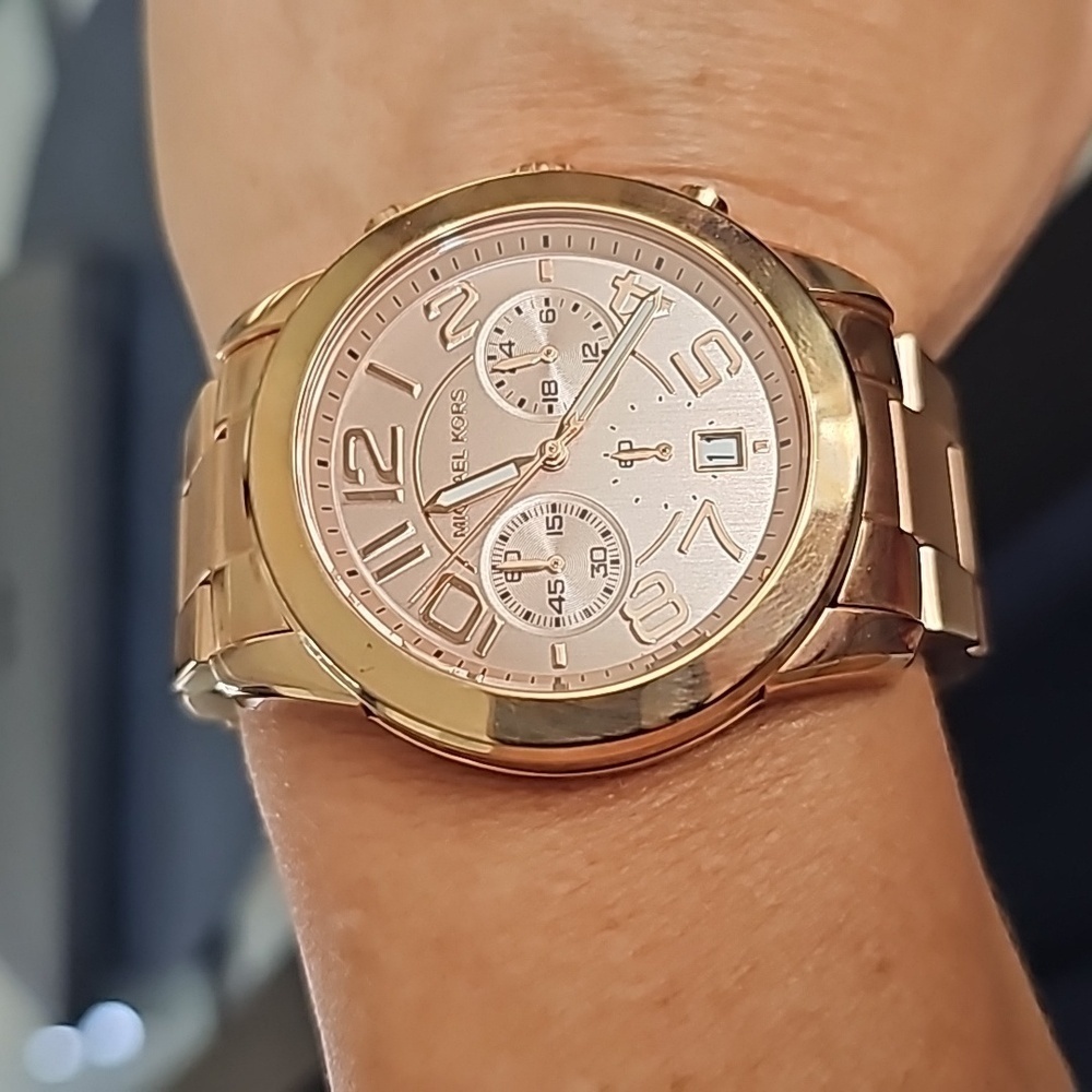 Michael Kors Rose Gold 10atm Watch - Picture 6 of 7